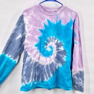 Turquoise tie-dye long sleeve T-shirt also